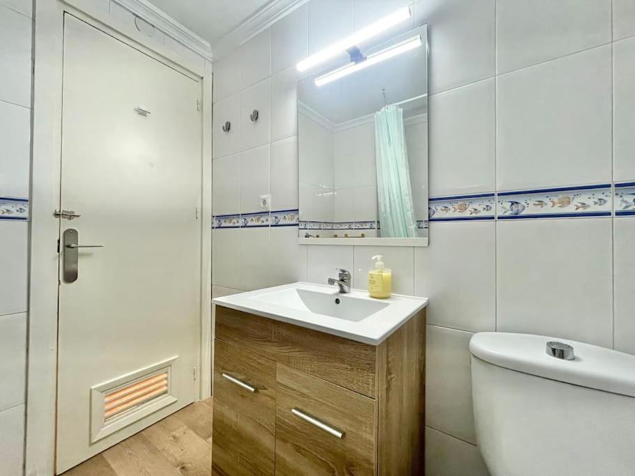3 Habitaciones, Terraza Y A 200 Metros De La Playa Малага Екстер'єр фото